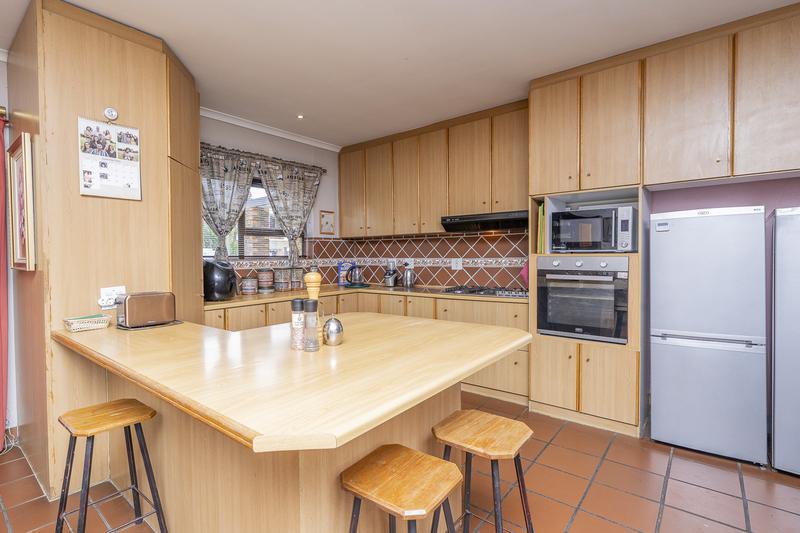 4 Bedroom Property for Sale in Chrismar Western Cape